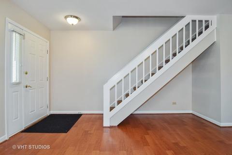 670 Packard Dr, Elgin, IL 60120 photo 2