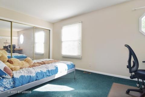 670 Packard Dr, Elgin, IL 60120 photo 10