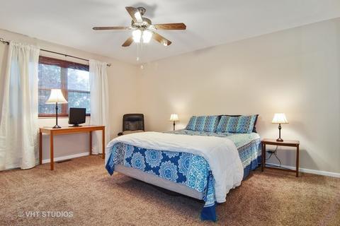 670 Packard Dr, Elgin, IL 60120 photo 8