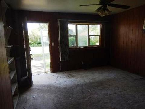 34 E 31st St, Steger, IL 60475 photo 4