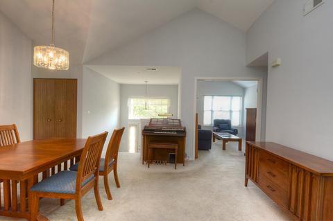 401 Cromwell Cir #3, Bartlett, IL 60103 photo 5