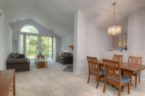 401 Cromwell Cir #3, Bartlett, IL 60103 photo 3