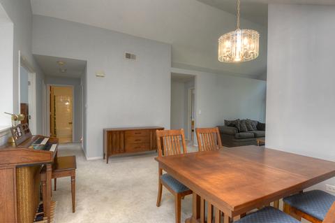 401 Cromwell Cir #3, Bartlett, IL 60103 photo 4