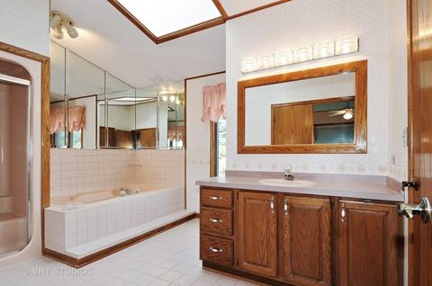 11326 S Kristi Dr, Plainfield, IL 60585 photo 8