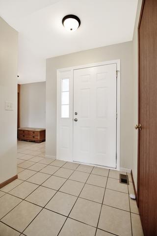808 Casey Ln, Harvard, IL 60033 photo 2
