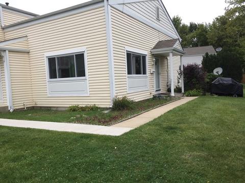 836 Cambridge Pl #130A, Wheeling, IL 60090 photo 2
