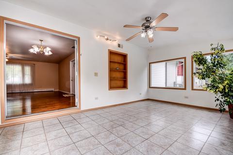 1301 Tyler Ln, Elgin, IL 60123 photo 11