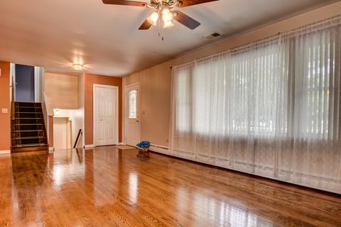1301 Tyler Ln, Elgin, IL 60123 photo 4