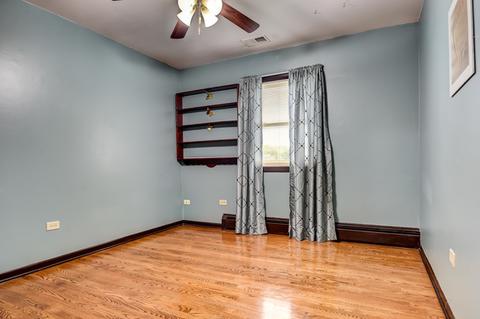 1301 Tyler Ln, Elgin, IL 60123 photo 13