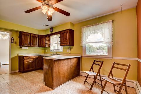 1301 Tyler Ln, Elgin, IL 60123 photo 9