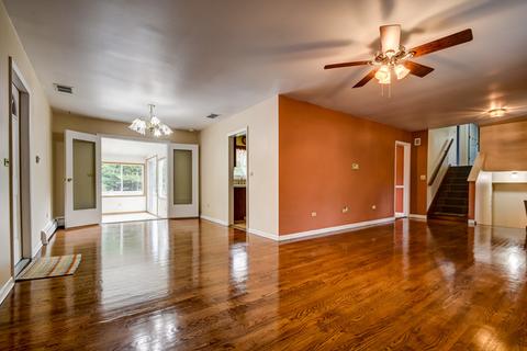 1301 Tyler Ln, Elgin, IL 60123 photo 5