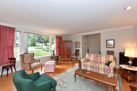 418 E Scranton Ave, Lake Bluff, IL 60044 photo 2