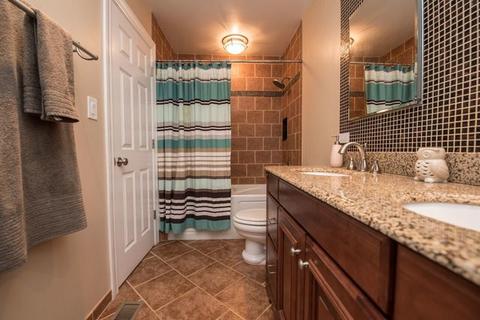 1550 Caldwell Ln, Hoffman Estates, IL 60169 photo 6