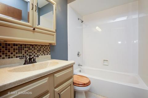 9 N760 Tipi Ln, Elgin, IL 60123 photo 12