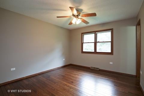 9 N760 Tipi Ln, Elgin, IL 60123 photo 8