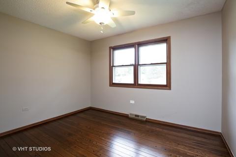 9 N760 Tipi Ln, Elgin, IL 60123 photo 10