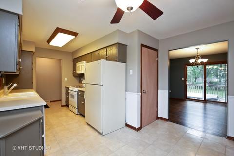 9 N760 Tipi Ln, Elgin, IL 60123 photo 5