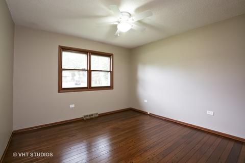 9 N760 Tipi Ln, Elgin, IL 60123 photo 11