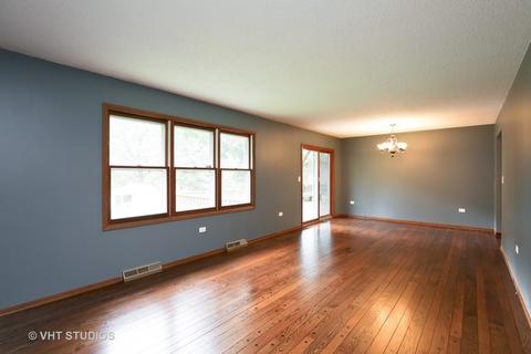 9 N760 Tipi Ln, Elgin, IL 60123 photo 3