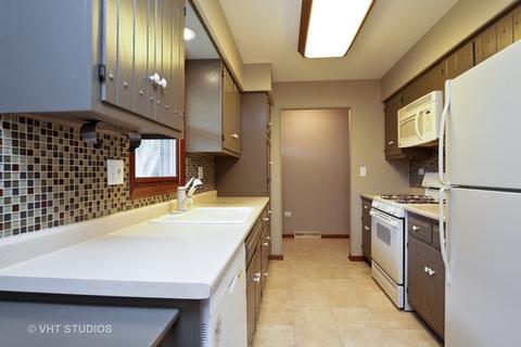 9 N760 Tipi Ln, Elgin, IL 60123 photo 6