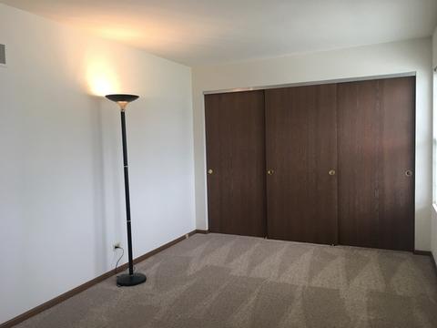 1301 Concord Dr, Elgin, IL 60120 photo 7