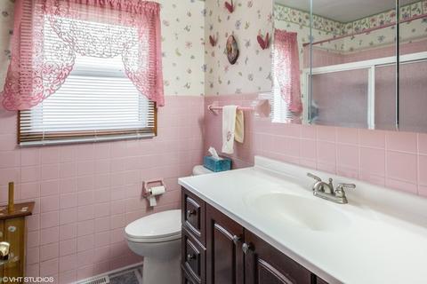 422 E 3rd St, Lockport, IL 60441 photo 14