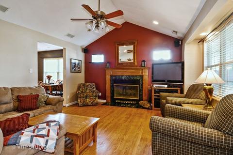259 E Pierce St, Elburn, IL 60119 photo 2