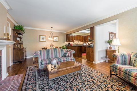 2056 Creekside Dr, Wheaton, IL 60189 photo 13