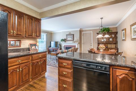 2056 Creekside Dr, Wheaton, IL 60189 photo 10