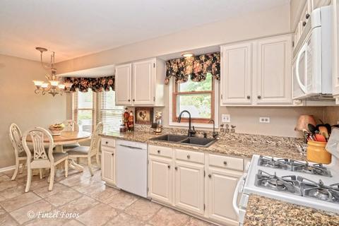 624 Chatham Cir, Algonquin, IL 60102 photo 5