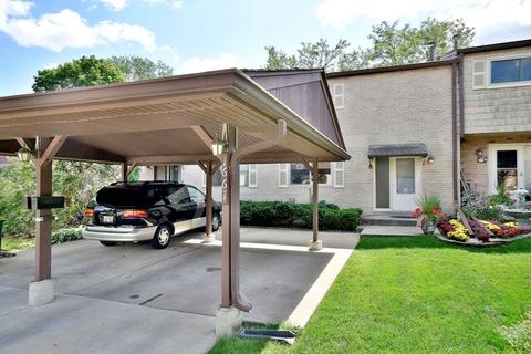 1661 Ottawa Ct, Wheeling, IL 60090 photo 1