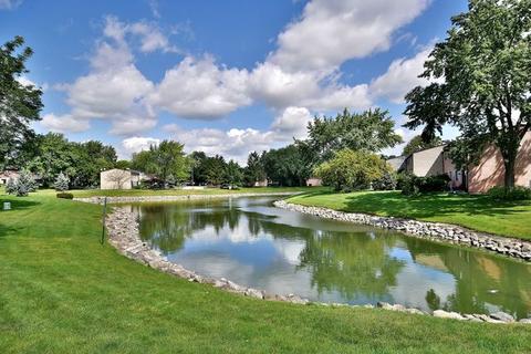 1661 Ottawa Ct, Wheeling, IL 60090 photo 2