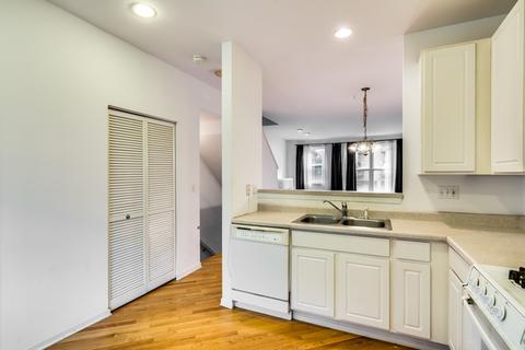 5220 S Berkeley Ave #C, Chicago, IL 60615 photo 9