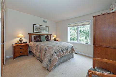 131 White Oak Dr, Wheaton, IL 60187 photo 15