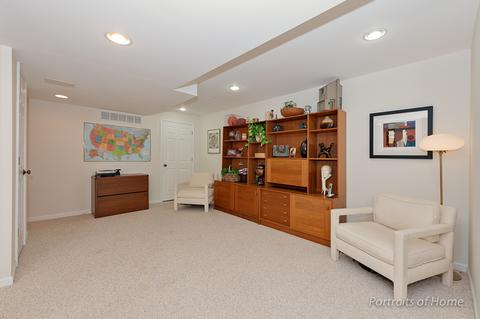131 White Oak Dr, Wheaton, IL 60187 photo 21