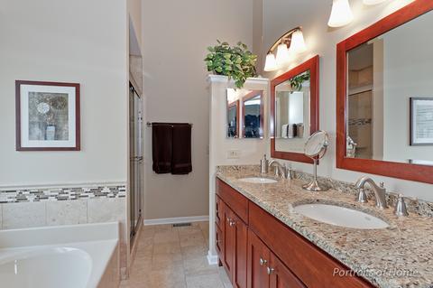 131 White Oak Dr, Wheaton, IL 60187 photo 16