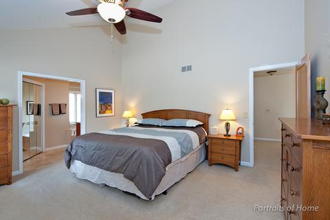 131 White Oak Dr, Wheaton, IL 60187 photo 17