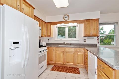 1671 Bartson Ln, Aurora, IL 60505 photo 6