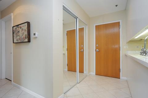 411 Kelburn Rd #226, Deerfield, IL 60015 photo 2
