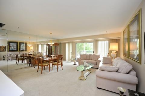 411 Kelburn Rd #226, Deerfield, IL 60015 photo 4