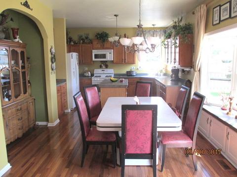 452 Willow Rd, Lakemoor, IL 60051 photo 4