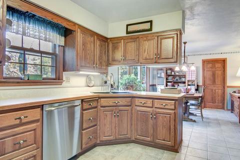 11844 S Gate Rd, Roscoe, IL 61073 photo 8