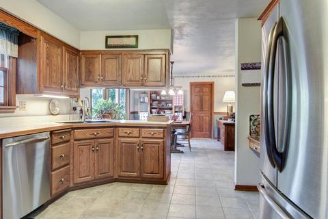 11844 S Gate Rd, Roscoe, IL 61073 photo 9