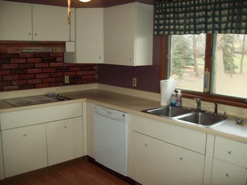308 S Main St, Walnut, IL 61376 photo 5