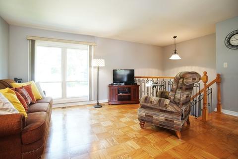 1309 Palm Dr, Wheeling, IL 60090 photo 2