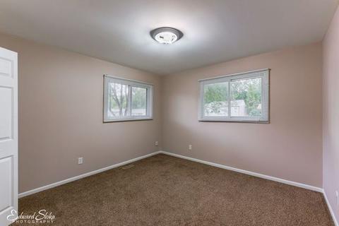 4805 Willow Ln, Mchenry, IL 60050 photo 6