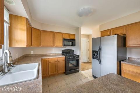4805 Willow Ln, Mchenry, IL 60050 photo 4