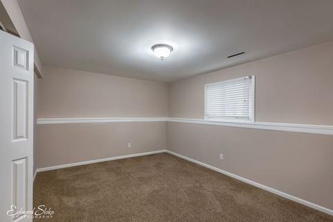 4805 Willow Ln, Mchenry, IL 60050 photo 9