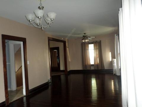 473 Jackson St, Aurora, IL 60505 photo 5