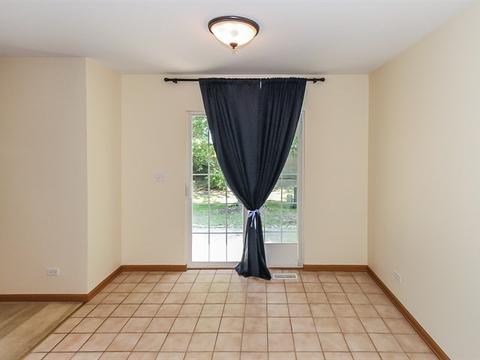 2468 Amber Ln, Elgin, IL 60123 photo 9